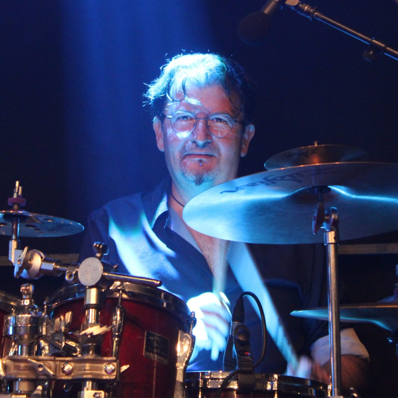 Denis Codfert - Batteur polyvalent, véritable référence en rock et professeur.